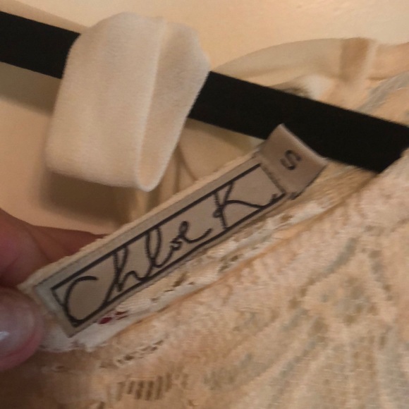 White Lace Tank Top with Keyhole Open Back w/ Bow - Picture 7 of 7